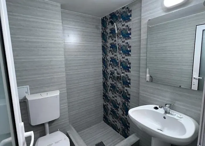 Amy Asterias 홈스테이