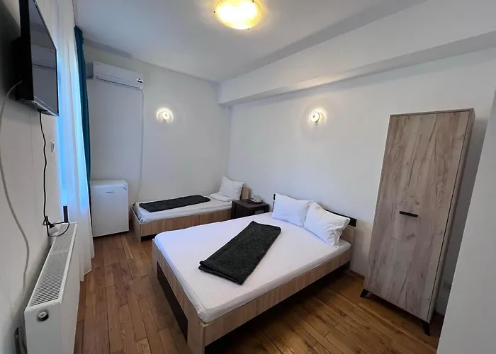 Amy Asterias 홈스테이