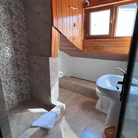 Amy Asterias Kwatera prywatna