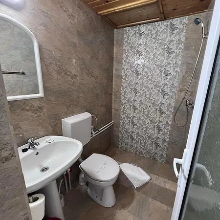 Amy Asterias Kwatera prywatna